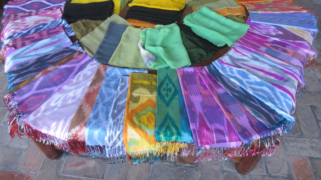 Seidentücher in Zentralasien