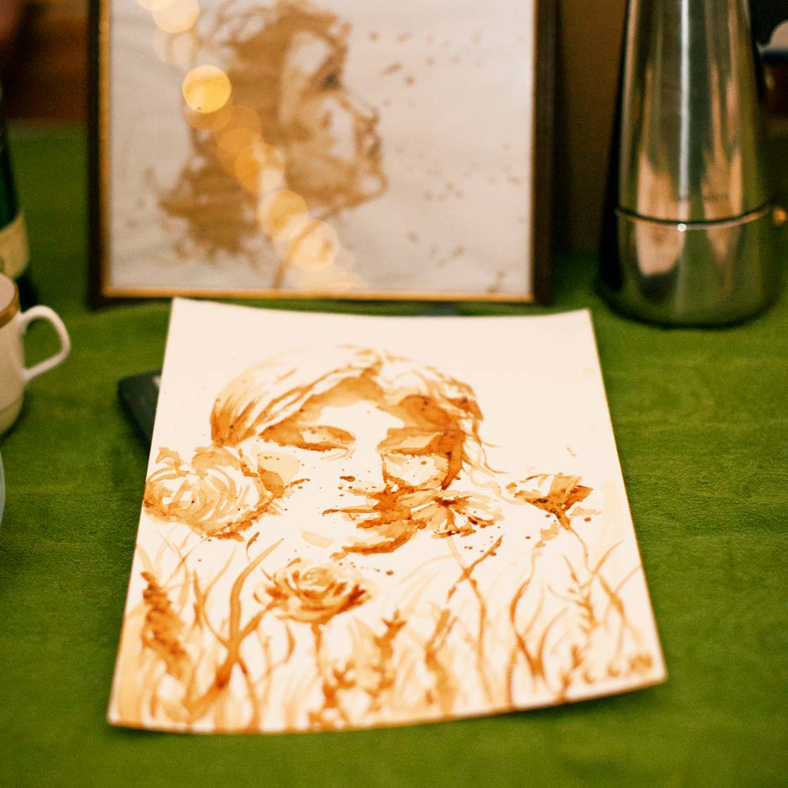 Porträts in Kaffee (Foto: Sarah Delanie)