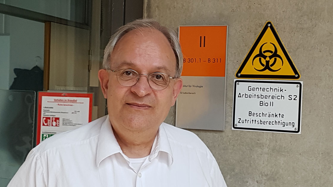 Prof. Dr. Uwe Gerd Liebert, Direktor des Instituts für Virologie in Leipzig (Foto: ERF Medien)