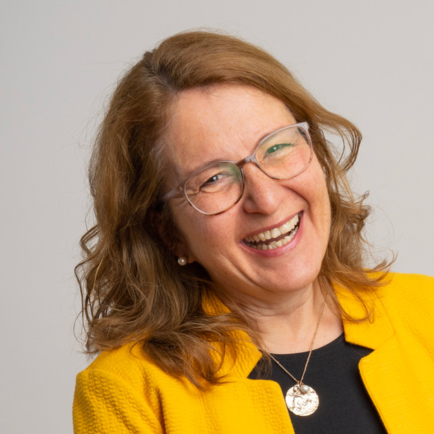 Carmen Schmidt, Spender-Betreuung