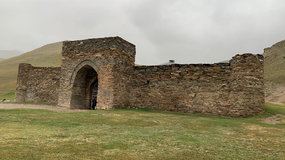 Klosterruine im Gebiet Naryn