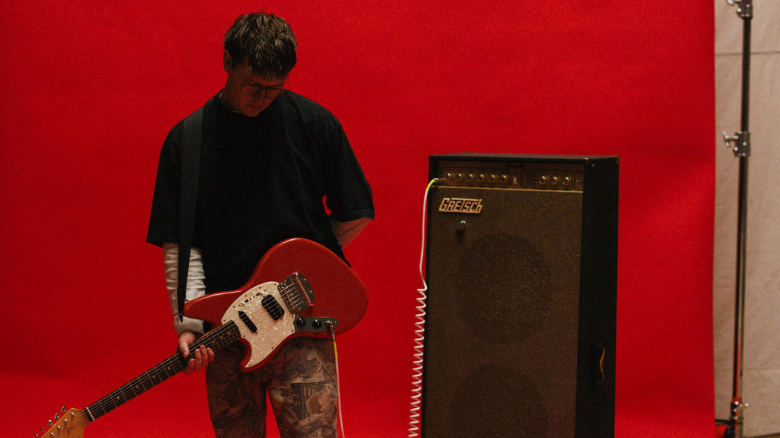 Der Newcomer mit der E-Gitarre