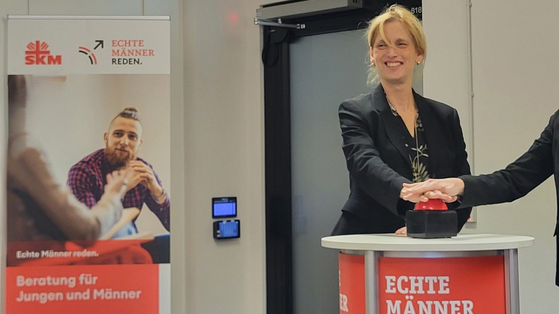 Bundesfamilienministerin Karin Prien, Echte Männer reden