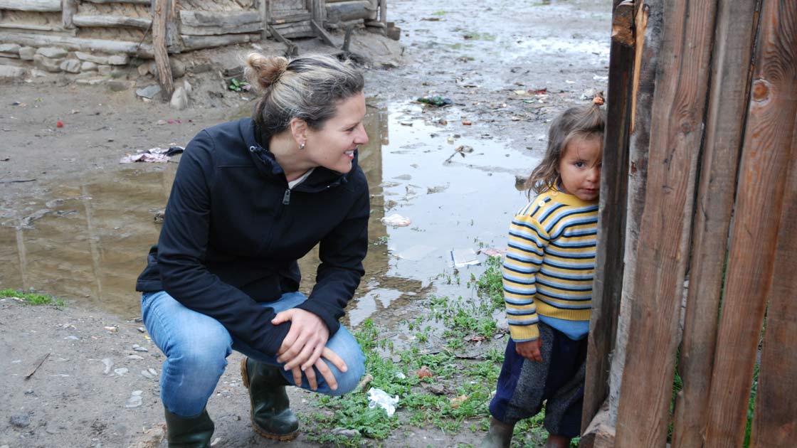 Sarah Vienna bei einem Hilfseinsatz (© Sarah Vienna)