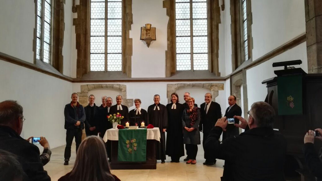 Pfarrerin Elisabeth Veronika Förster-Blume (6. v.l., Foto: privat)