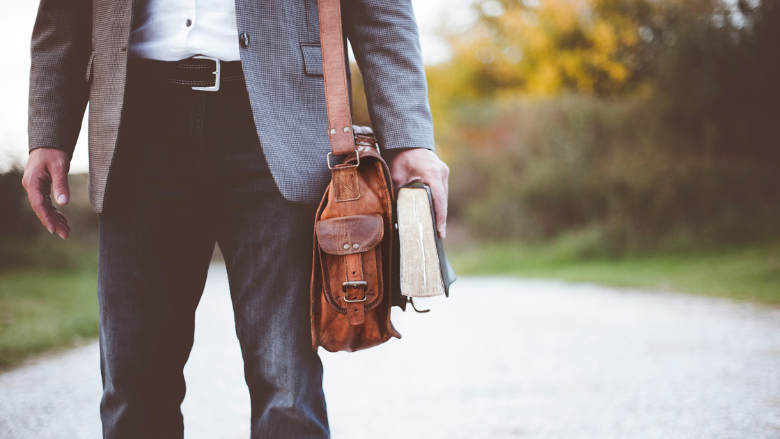 Vorschaubild: Führt das Pfarramt zum Burnout?