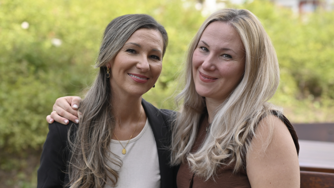 Julia & Regina