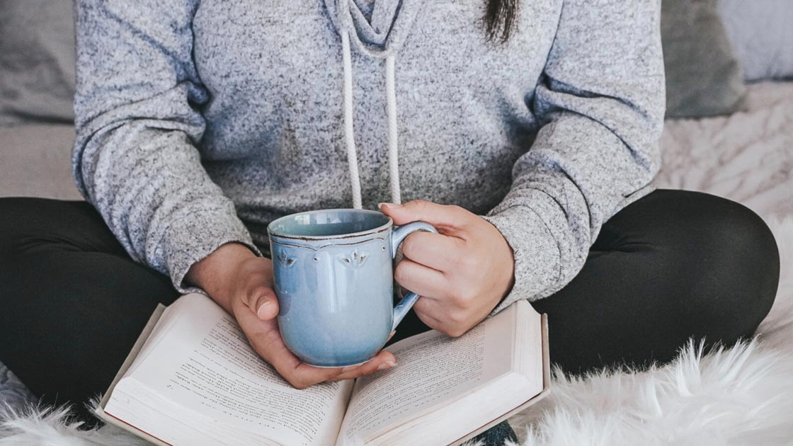 Buchtipps für den Hebst (Bild: Thalia Ruiz / unsplash.com)