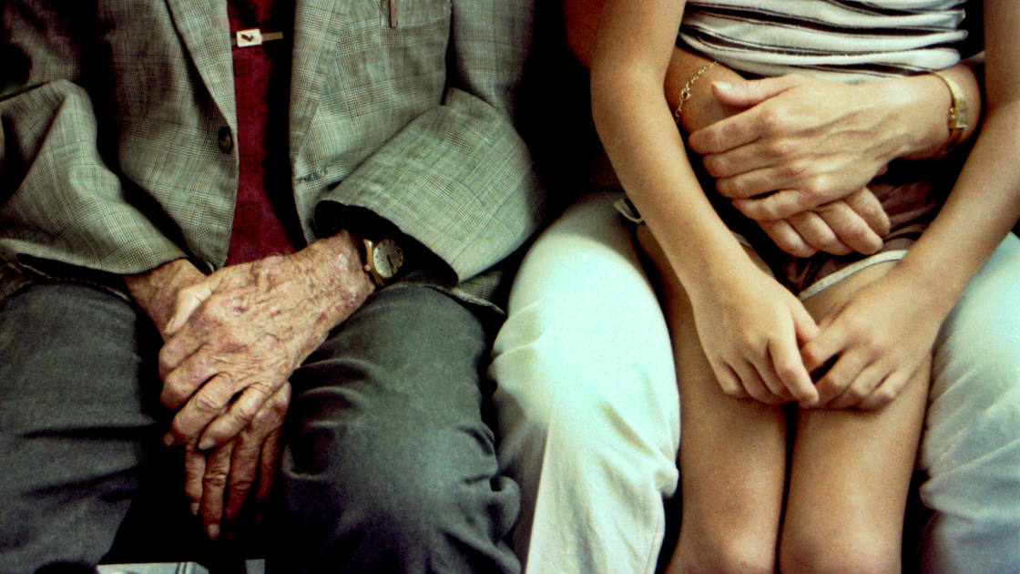 Vorschaubild: Sandwich-Generation: Zwischen Kindern und Pflege der Eltern
