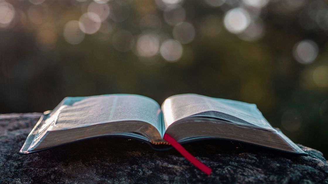 Vorschaubild: Im Urlaub die Bibel entdecken: Es tut der Seele gut