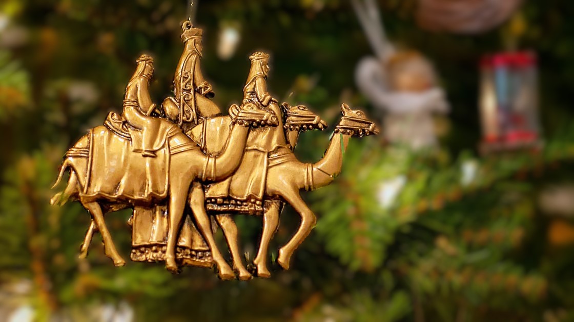 Vorschaubild: Menschen vor dem Kind (2/3)