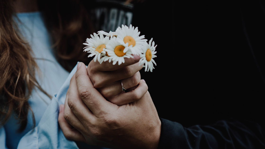 Vorschaubild: „Er liebt mich“